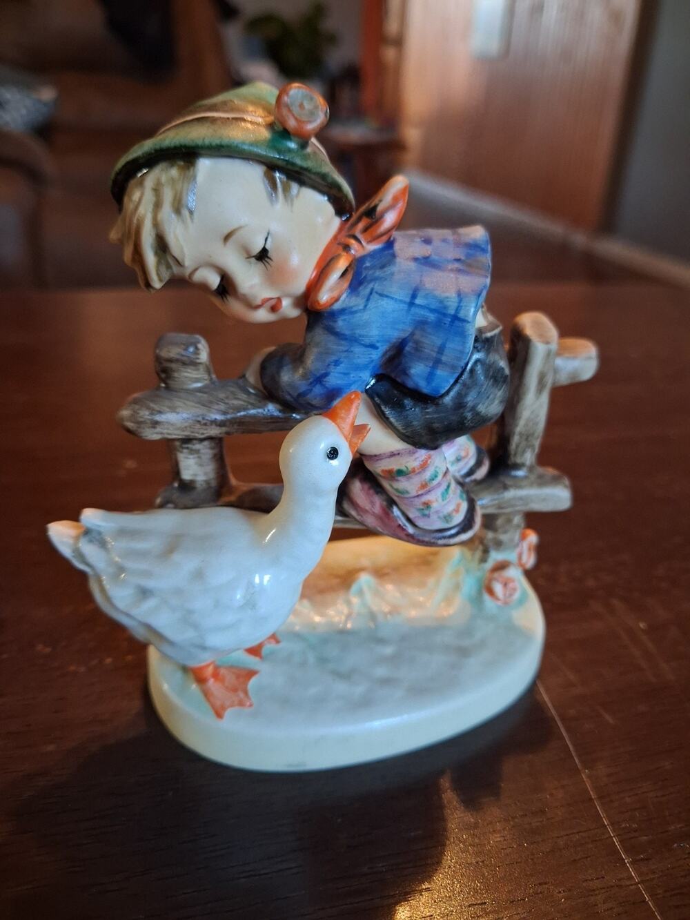 Hummel Goebel Figurine ''BARNYARD HERO #195 2/0 . 4.in